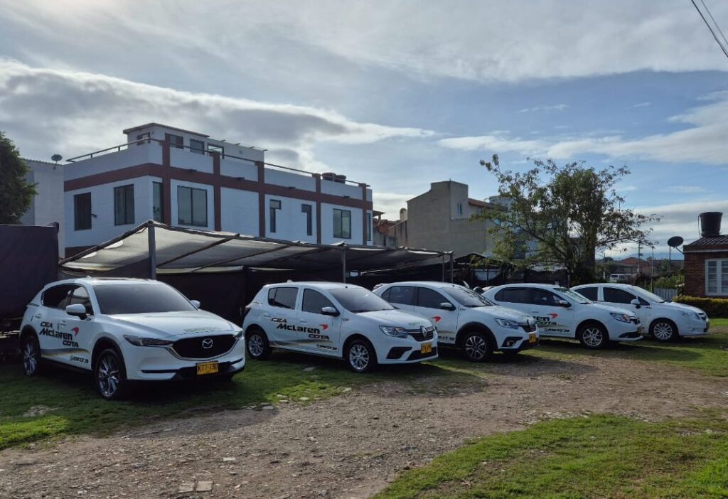 Carro parqueadero later Carro parqueadero later